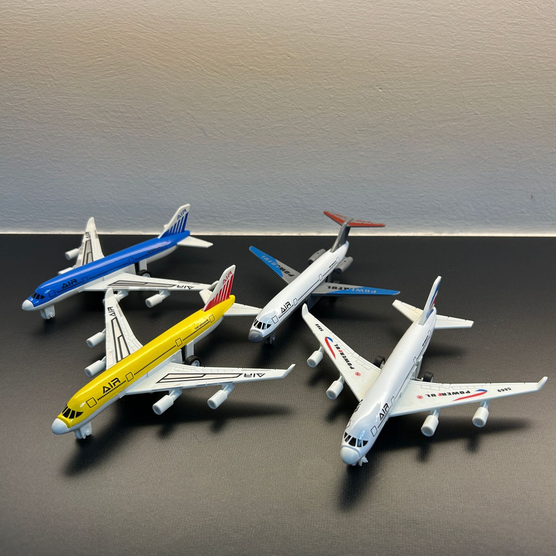 Modelo de Avión en Miniatura,  - Kids Toys Supplier reseña y precio